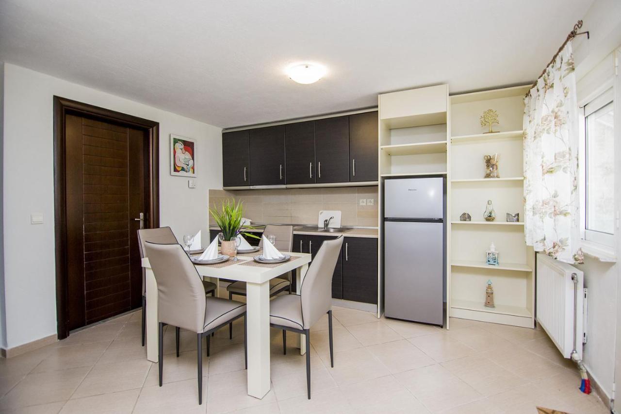 Kasta Bnb Ofrínion Esterno foto
